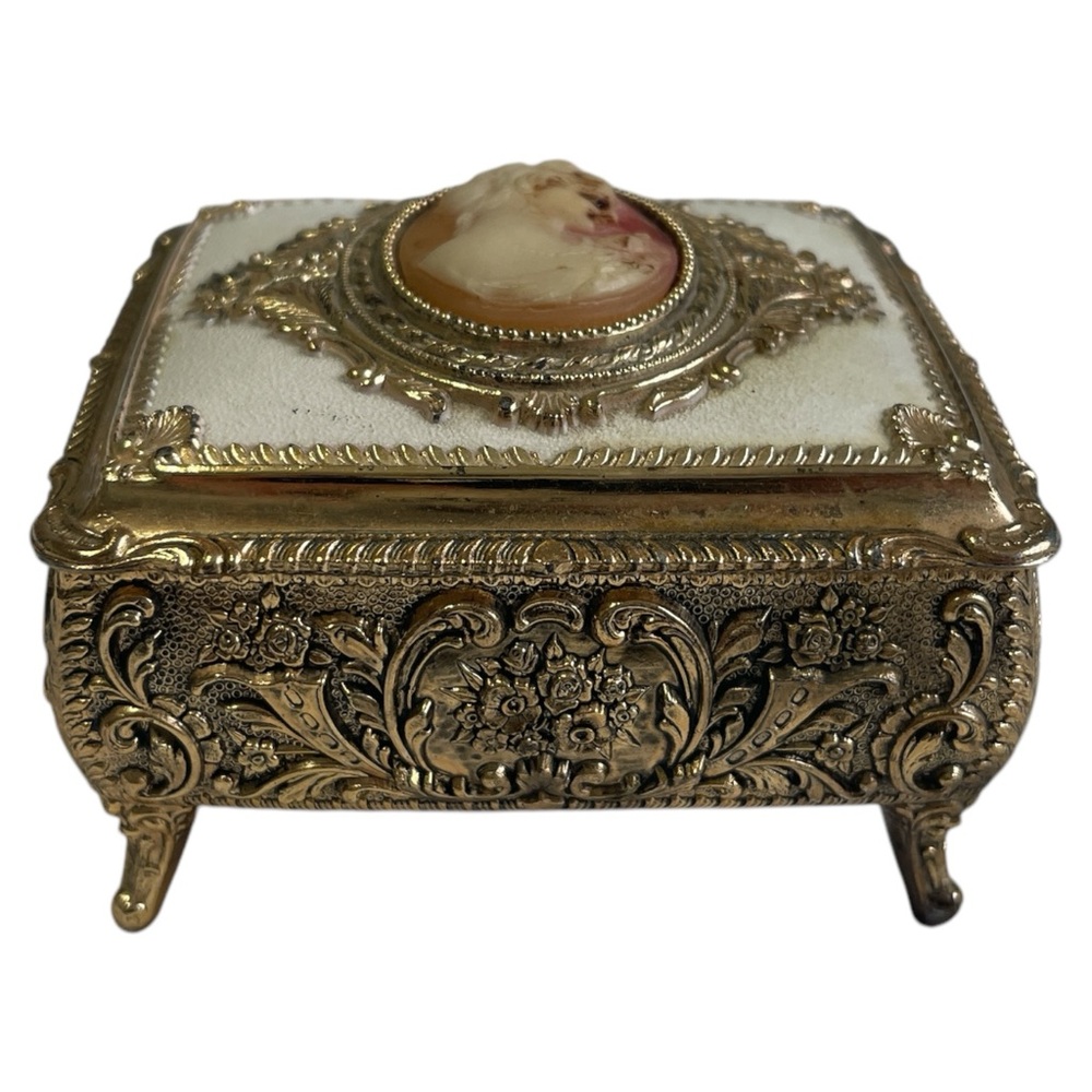 Vintage Ornate Silver Jewelry‎ Box
